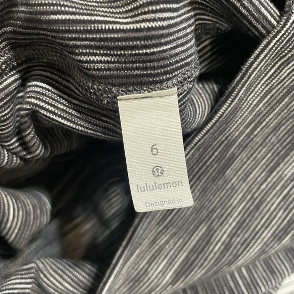 Lululemon Athletica High Rise Crop‎ Leggings Black White Patterned Athletic Sz 6 - Picture 6 of 8